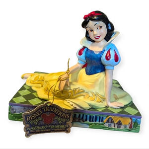 New In Box Disney Traditions Jim Shore Snow White A Tempting Offer Figurine